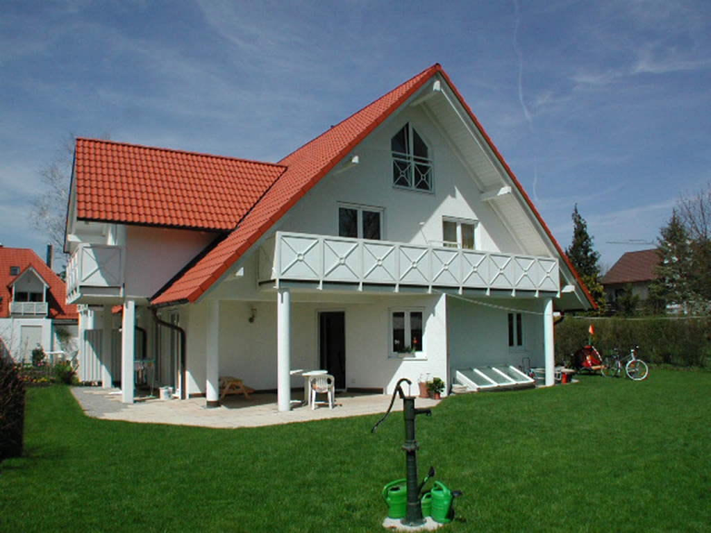 freistehende Villa mit Garten